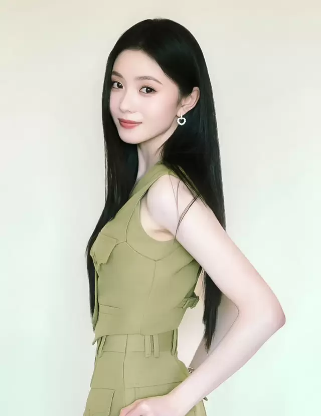 刘浩存王晓晨首映礼互让C位成现象级名场面,《主角》以真实质感破圈引全民热议 细节速览 刘浩存王晓晨首映礼互让C位成现象级名场面,《主角》以真实质感破圈引全民热议 细节速览